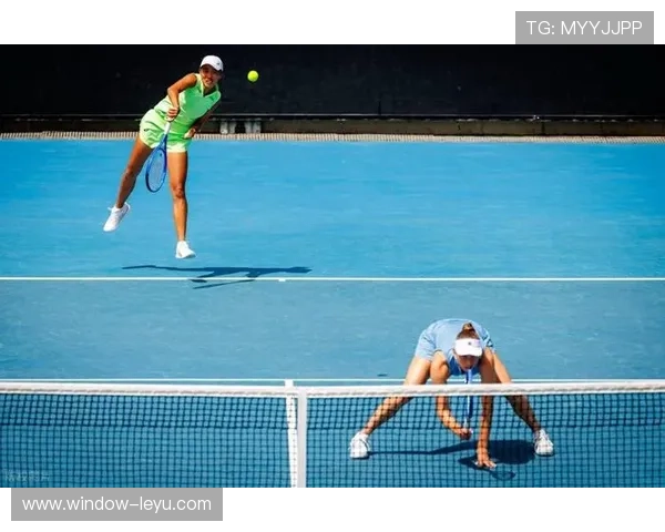 聚焦新赛季网球巡回赛焦点对决与冠军争夺战全球格局再起风云变幻