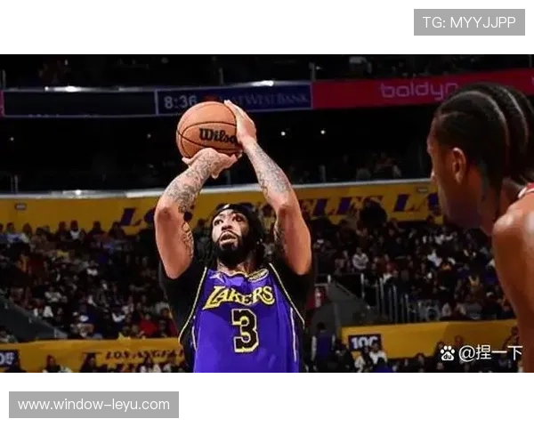 詹姆斯再创历史纪录带领湖人赢得关键胜利,球队战绩持续攀升