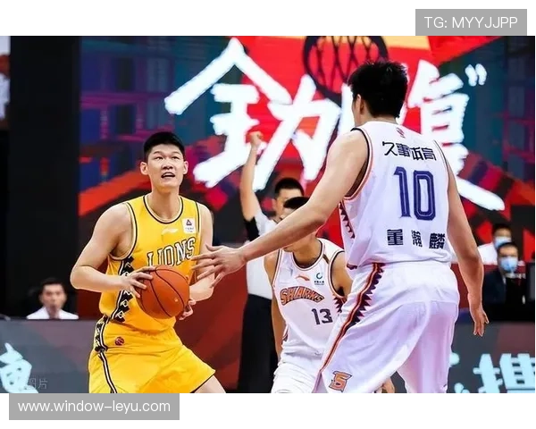 CBA联赛最新战况：明星球员带队逆转赢得关键胜利