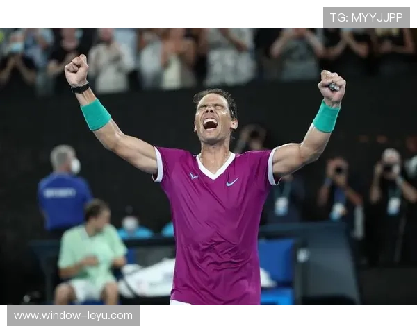 网球名将纳达尔宣布退役 震撼赛场球迷感慨万千